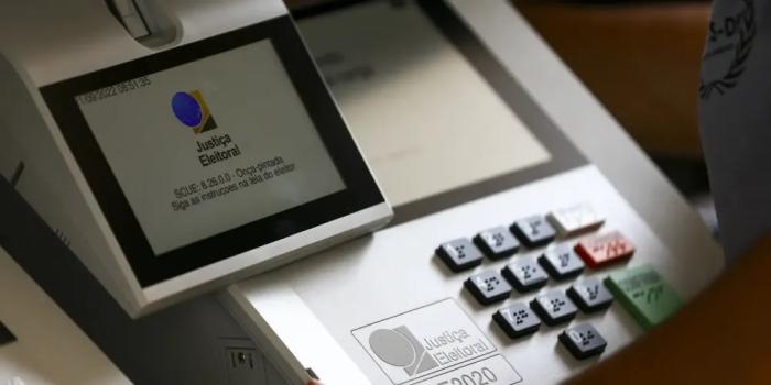 Pesquisa confirma que que 43% dos brasileiros não confiam nas urnas eletrônicas