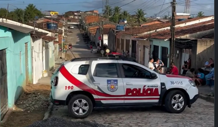 Irmãos são mortos a tiros dentro de casa durante a madrugada em Murici