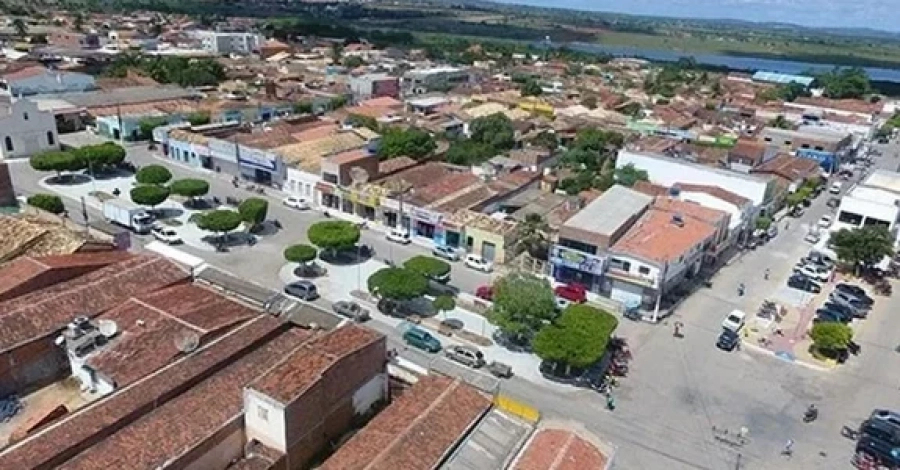 Resgate no açude: policiais salvam adolescente de 16 anos em Craíbas