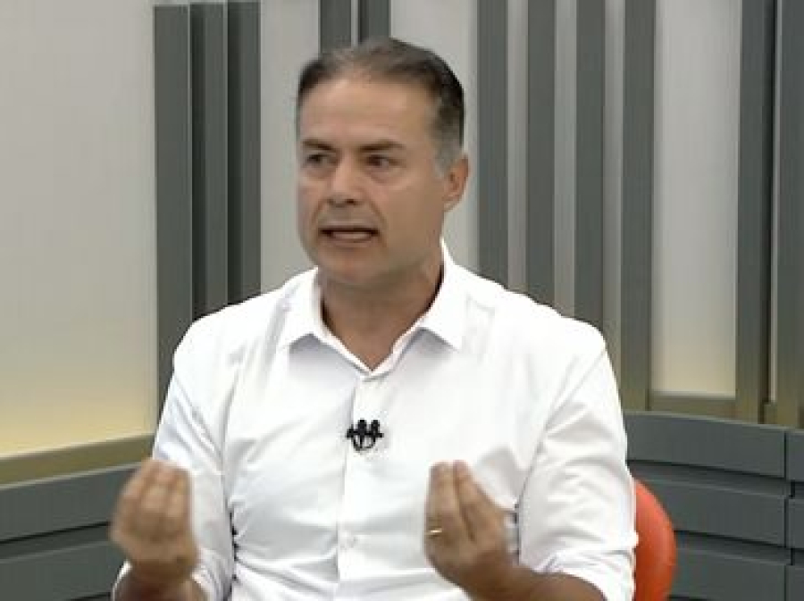  Em sabatina, Renan Filho apresenta projeto de governo com aumento do Cartão Escola 1.000 e novos investimentos na saúde