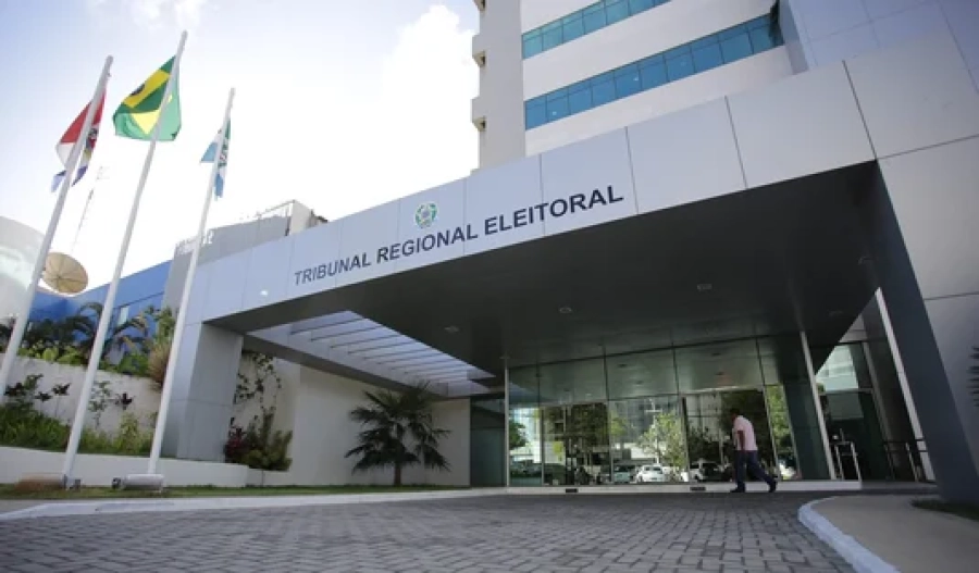 Justiça Eleitoral determina remoção de vídeos feitos com IA e alerta para suspensão de perfil