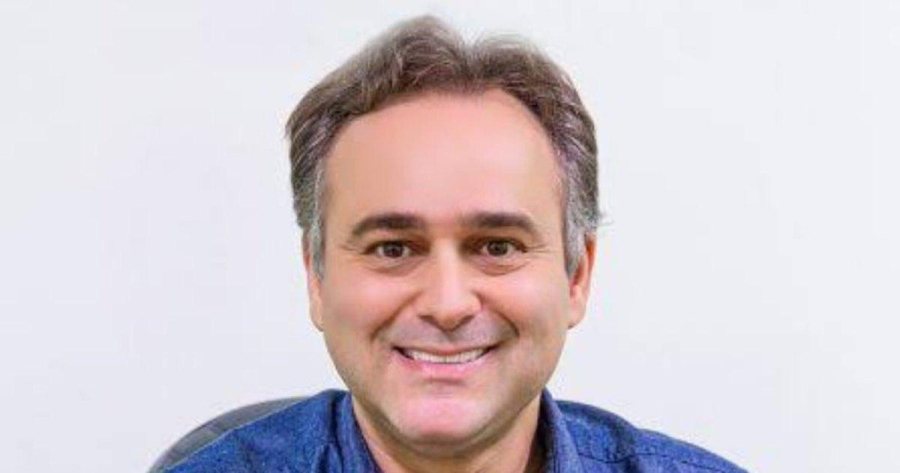 Procuradoria volta atrás, retira impugnação e passa a defender Yale Fernandes como vice de Renan Filho
