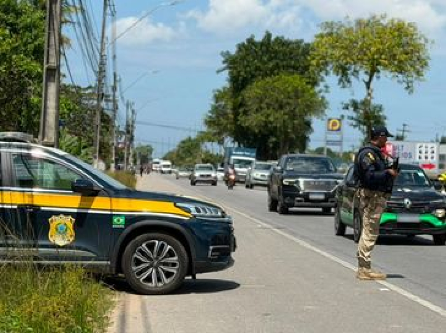 Operação da PRF fiscaliza mais de mil veículos e prende cinco pessoas nas rodovias de Alagoas