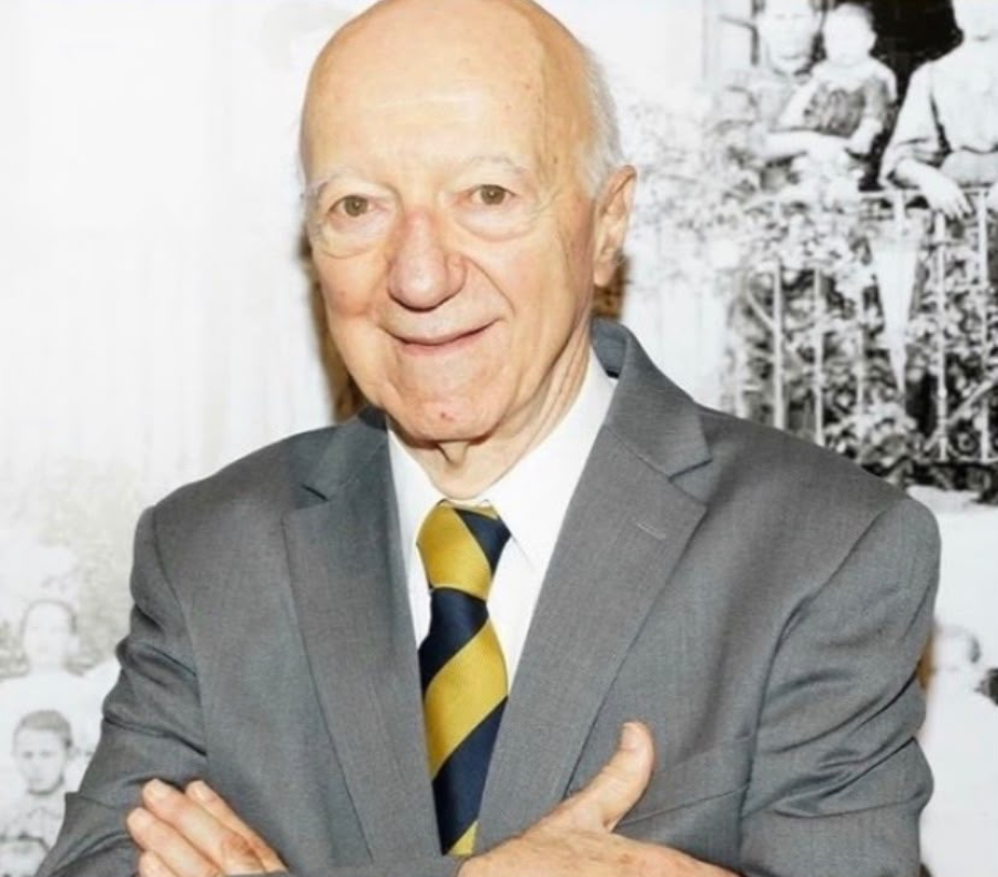 Morre Claudio Carsughi, referência do jornalismo esportivo brasileiro, aos 93 anos