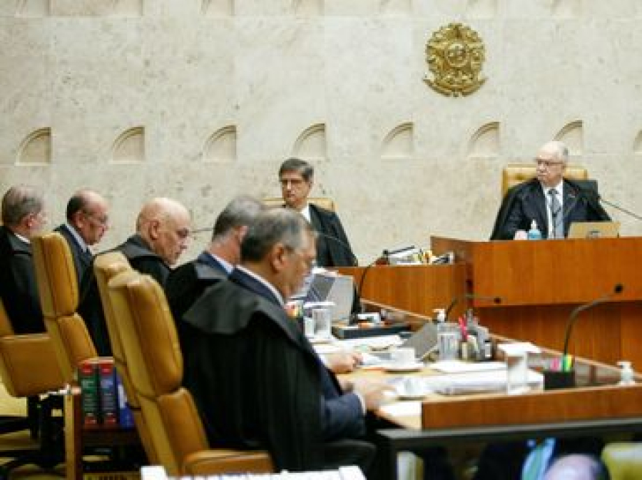 STF encerra sessão em clima de tensão e adia definição sobre casos de Moraes e Mendonça