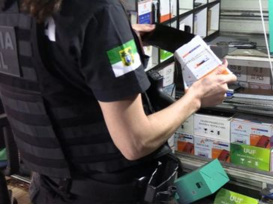 Receita Federal fiscaliza cinco lojas em Alagoas por venda de celulares irregulares