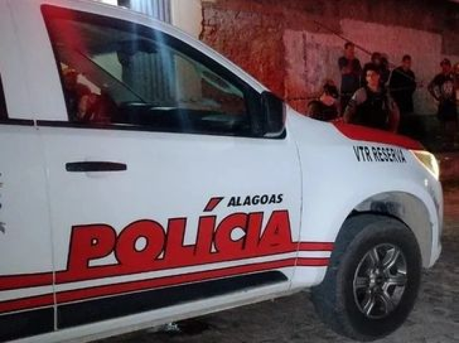 Policial de folga desarma homem que tentou atacar vítima com faca em Arapiraca