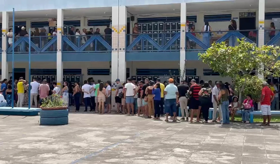 Movimento intenso marca votação em Arapiraca com filas em locais eleitorais neste domingo