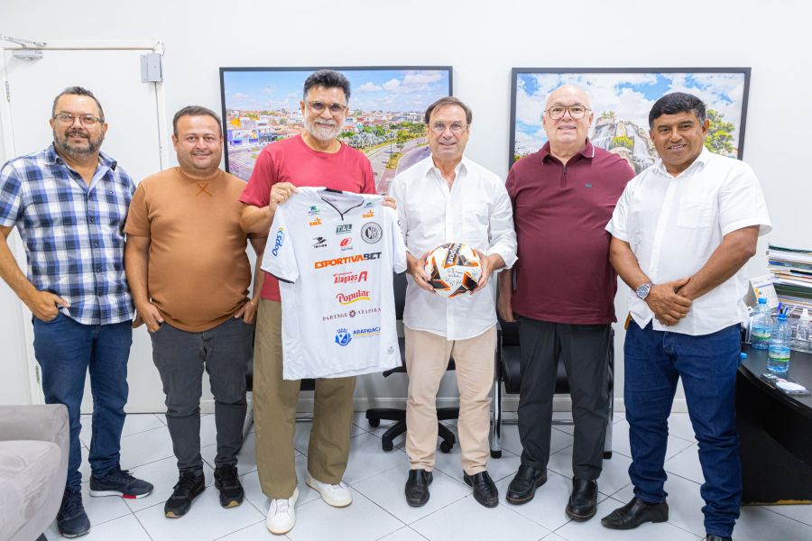Prefeito Luciano recebe visita do tetracampeão mundial Ricardo Rocha