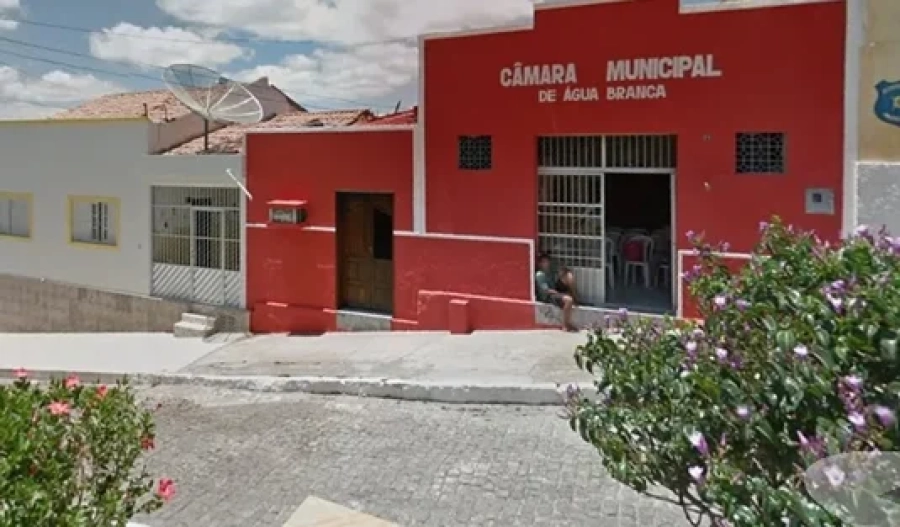 TSE mantém suspensa cassação de vereadores de Água Branca após questionar julgamento no TRE-AL