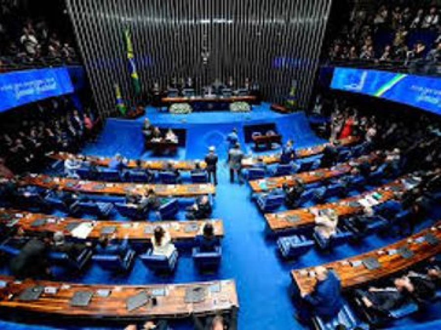 Senado aprova fim da escala 6x1 e prevê dois dias de descanso semanal