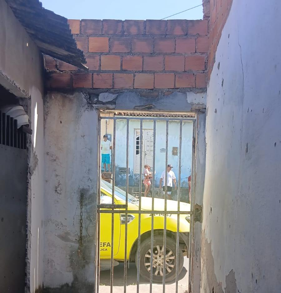 Homem invade casa e atira contra jovem de 26 anos em Arapiraca