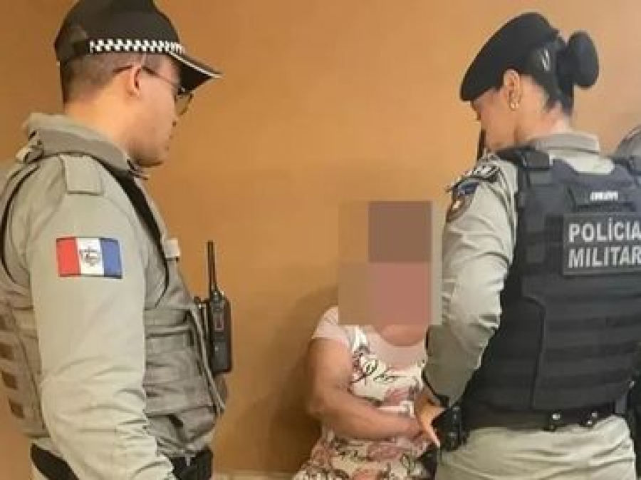 Homem é preso após agredir a própria mãe durante discussão por celular em Maceió