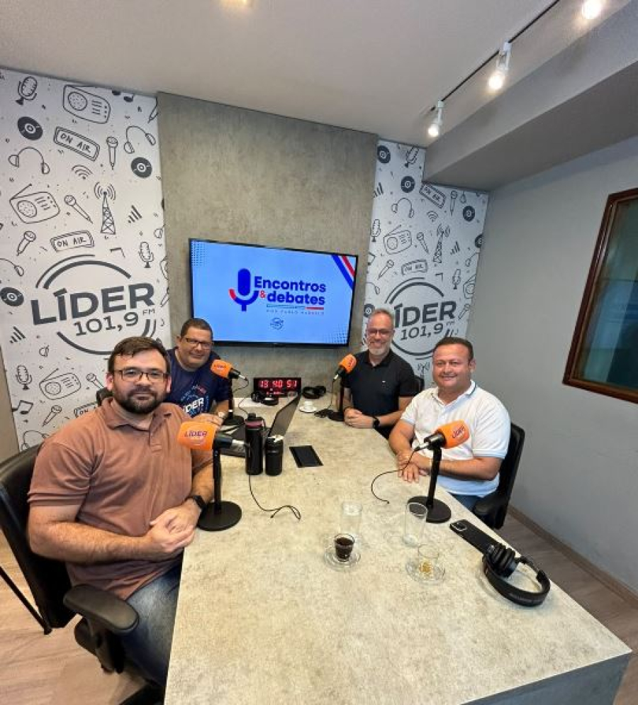 Água como prioridade, força política da Câmara e voto em Flávio Bolsonaro: Leo Saturnino concede entrevista à Líder FM
