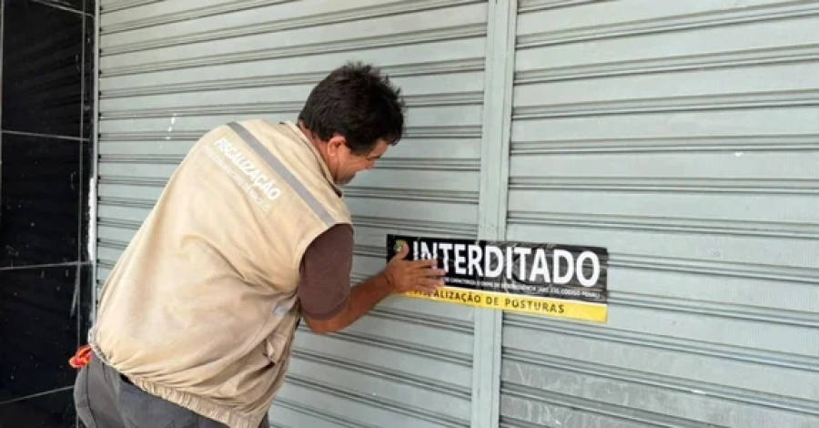 Dois são presos em Maceió suspeitos de reter cartões e documentos de clientes