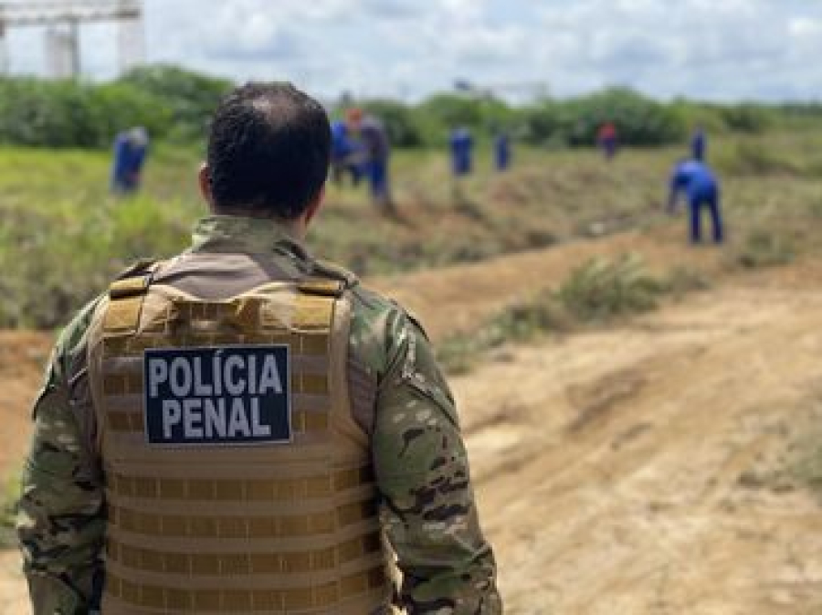 Falhas na segurança prisional levam à punição de quatro policiais penais em Alagoas
