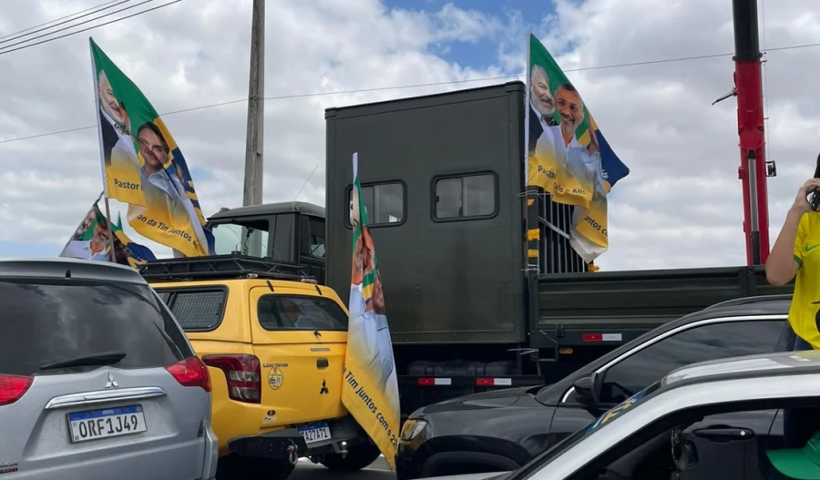 Carreata em apoio a Flávio Bolsonaro provoca congestionamento em Arapiraca