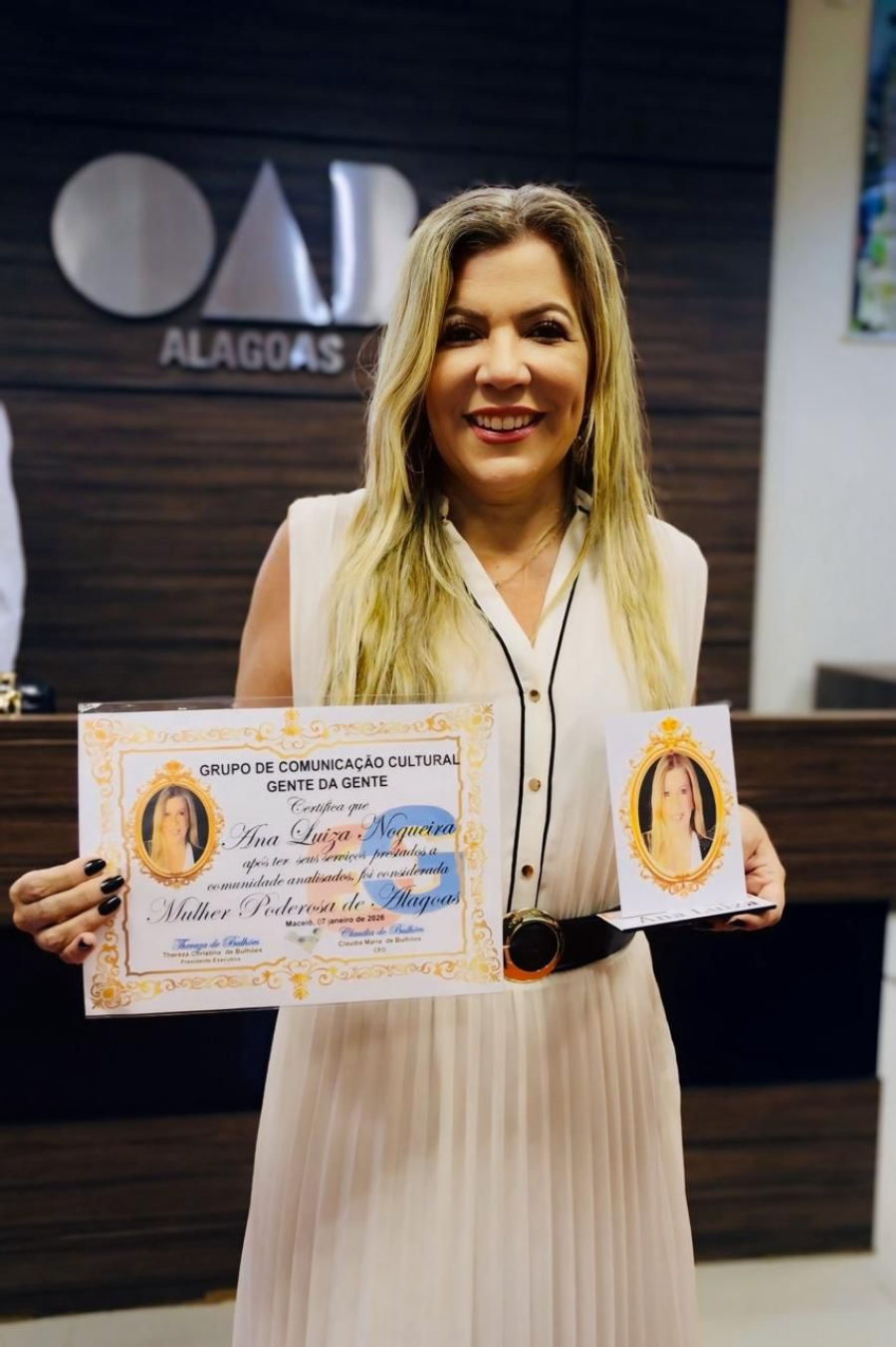 Delegada recebe troféu 12 Mulheres Mais Poderosas de Alagoas