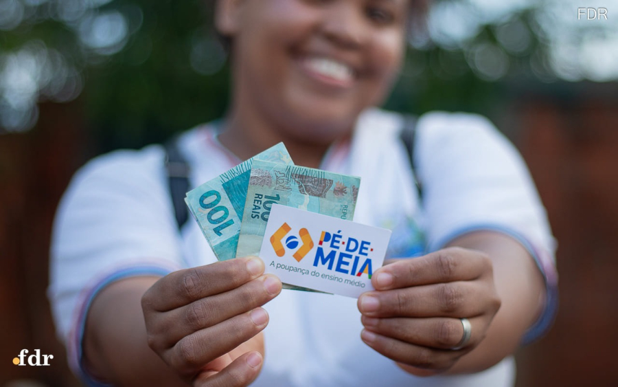 Pé-de-Meia Licenciatura 2026: MEC libera bolsa de R$ 1.050 para estudantes 