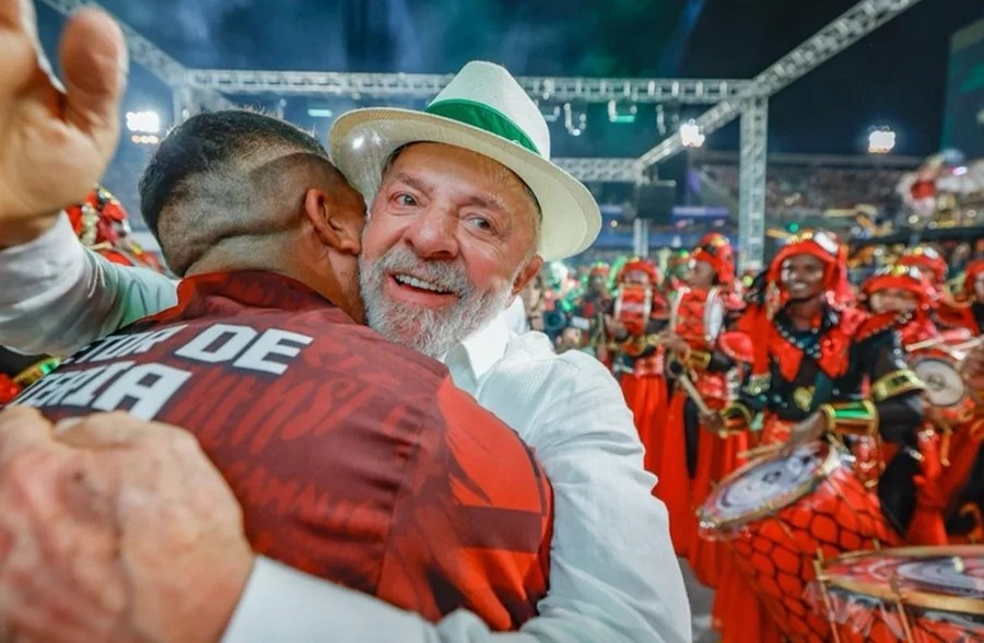 Carnaval: enredo sobre Lula movimenta pré-campanha e inflama oposição