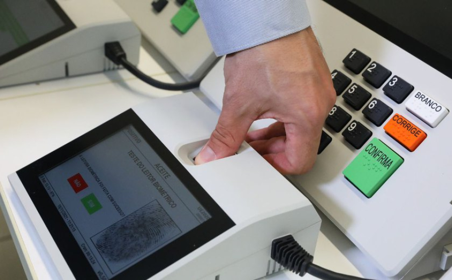 Eleitores de AL devem regularizar biometria até maio