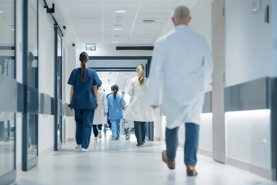 Comissão do Senado aprova “OAB da Medicina”