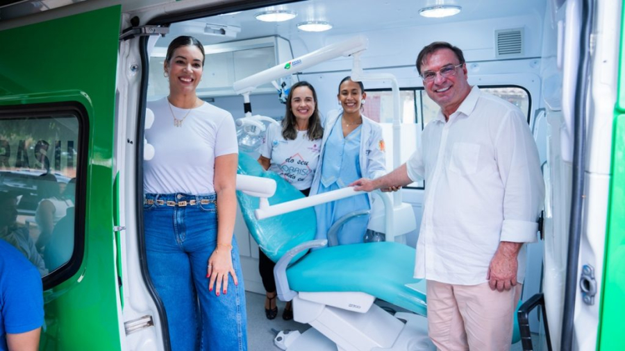 Vídeos-Prefeito Luciano Barbosa lança nova Unidade Odontológica Móvel no povoado Pau D’Arco