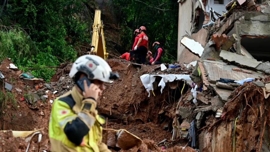 Bombeiros encontram mais corpos e confirmam 64 mortes em Juiz de Fora e Ubá após chuvas