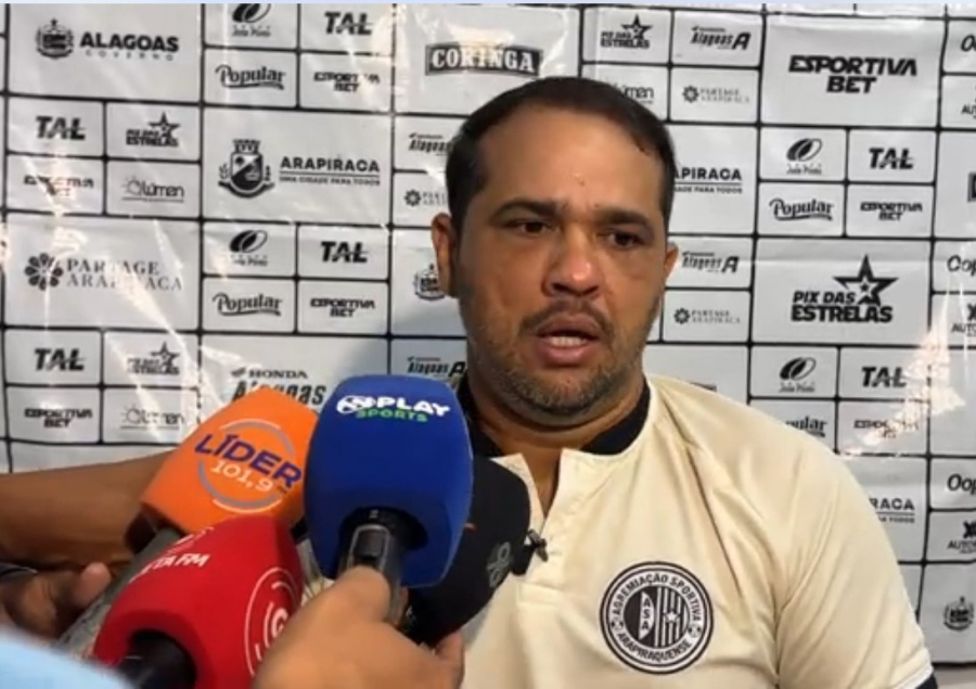 Dico Woolley admite dificuldade, mas diz que terá semana diferente para preparar a equipe 