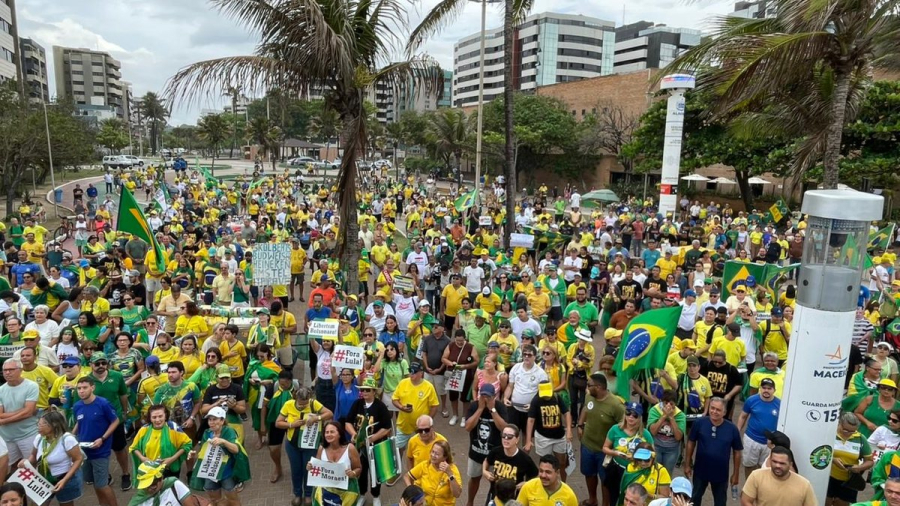 Manifestantes se reúnem em Maceió e pedem “Fora Lula, Moraes e Toffoli”