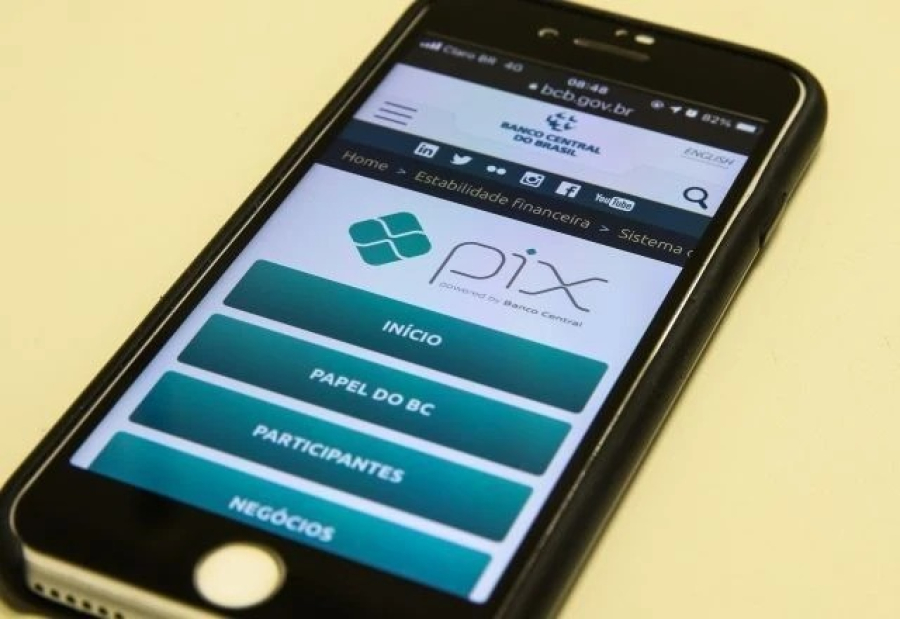 Pix por aproximação completa um ano com baixa adesão