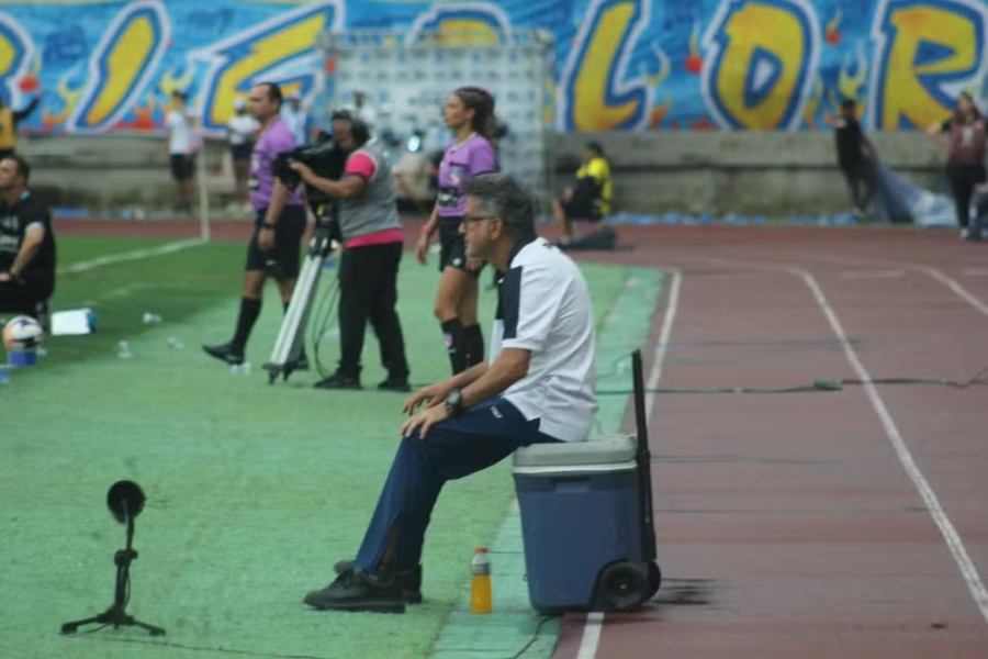 Técnico Juan Carlos Osório é demitido pelo Remo após derrota no primeiro jogo da decisão do Paraense