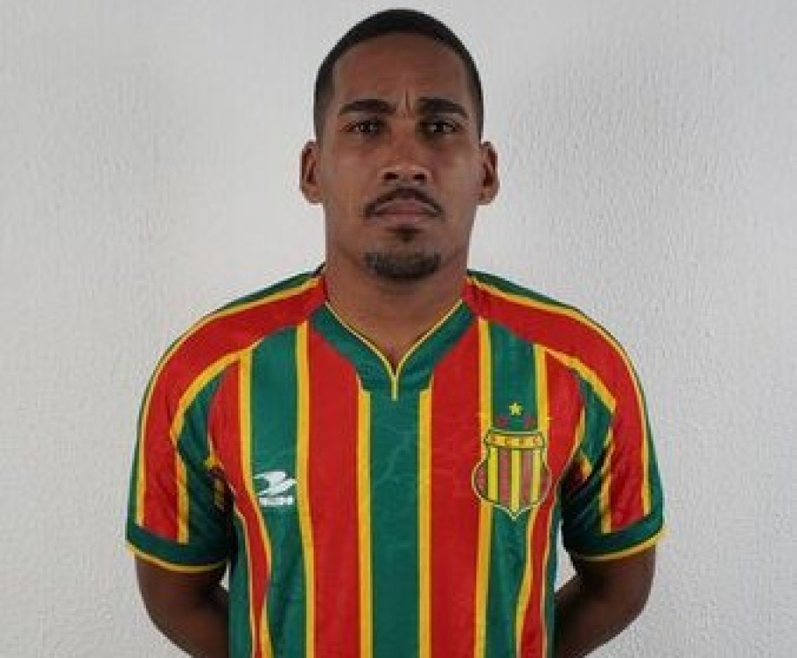 Coruripe anuncia lateral Izaldo, que estava no Sampaio Corrêa