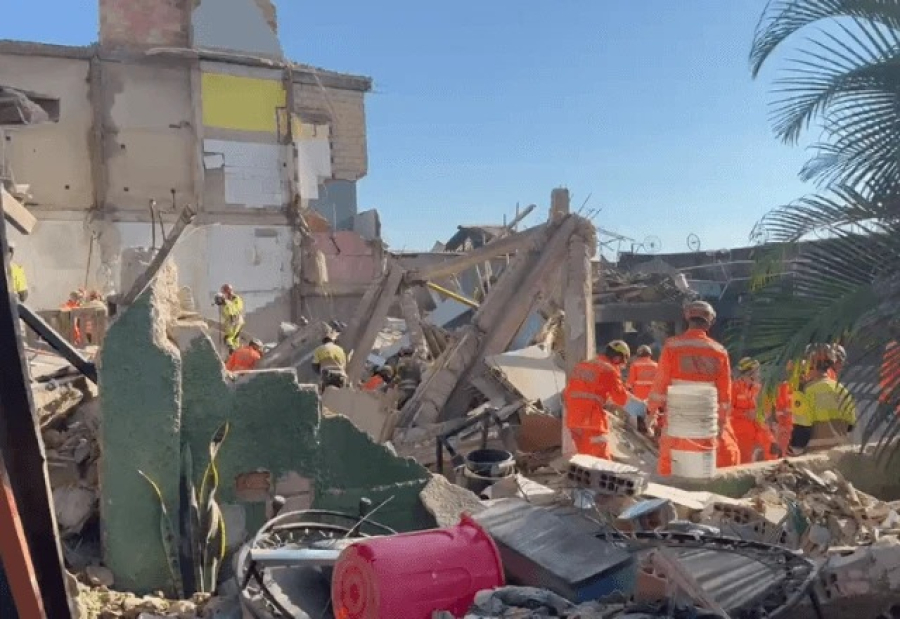 Bombeiros encerram buscas após 12º corpo ser encontrado em desabamento de lar de idosos em BH