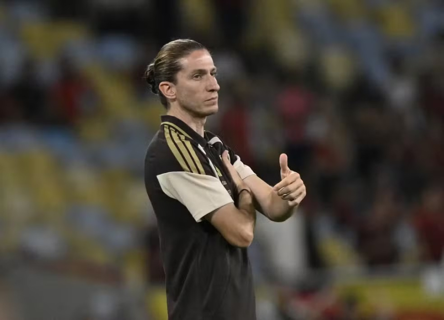 Presidente de clube da Série D procura Filipe Luís para cargo de manager: 