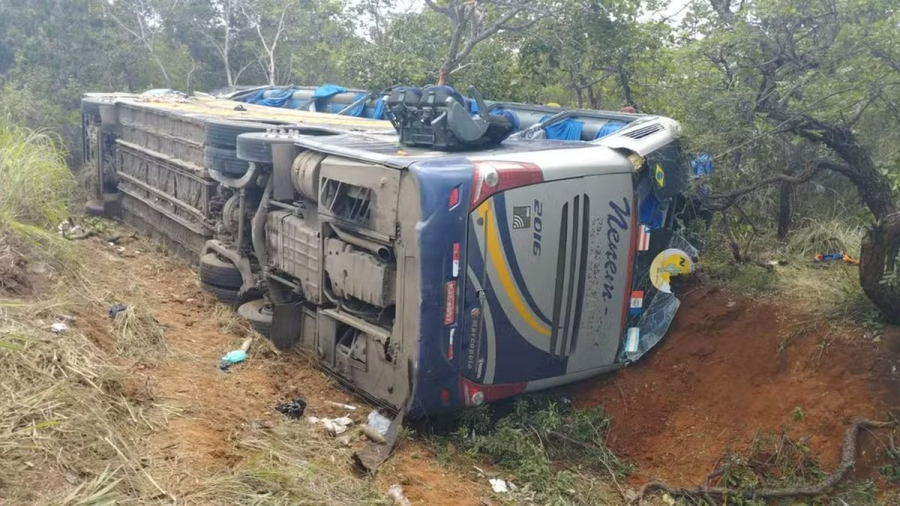 Acidente de ônibus em MG deixa dois mortos e empresa com agências em Alagoas se pronuncia