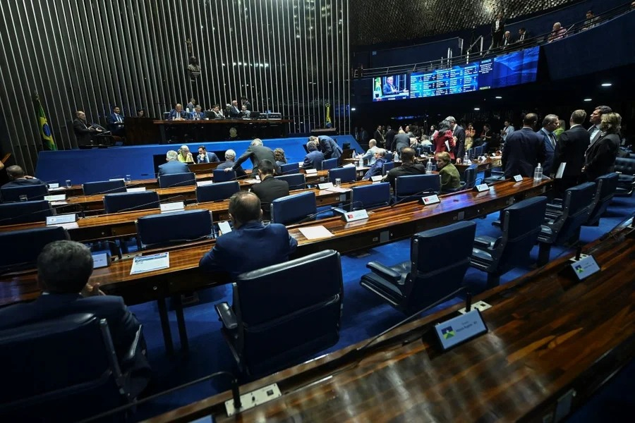 Senado aprova monitoramento por IA para agressores de mulheres