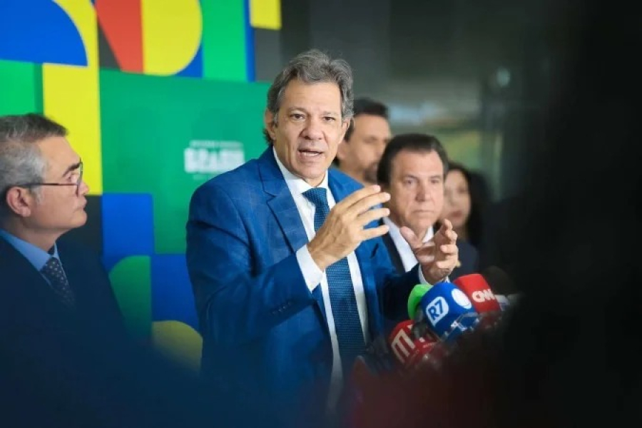 Medida que zera PIS/Cofins sobre diesel é temporária, diz Haddad