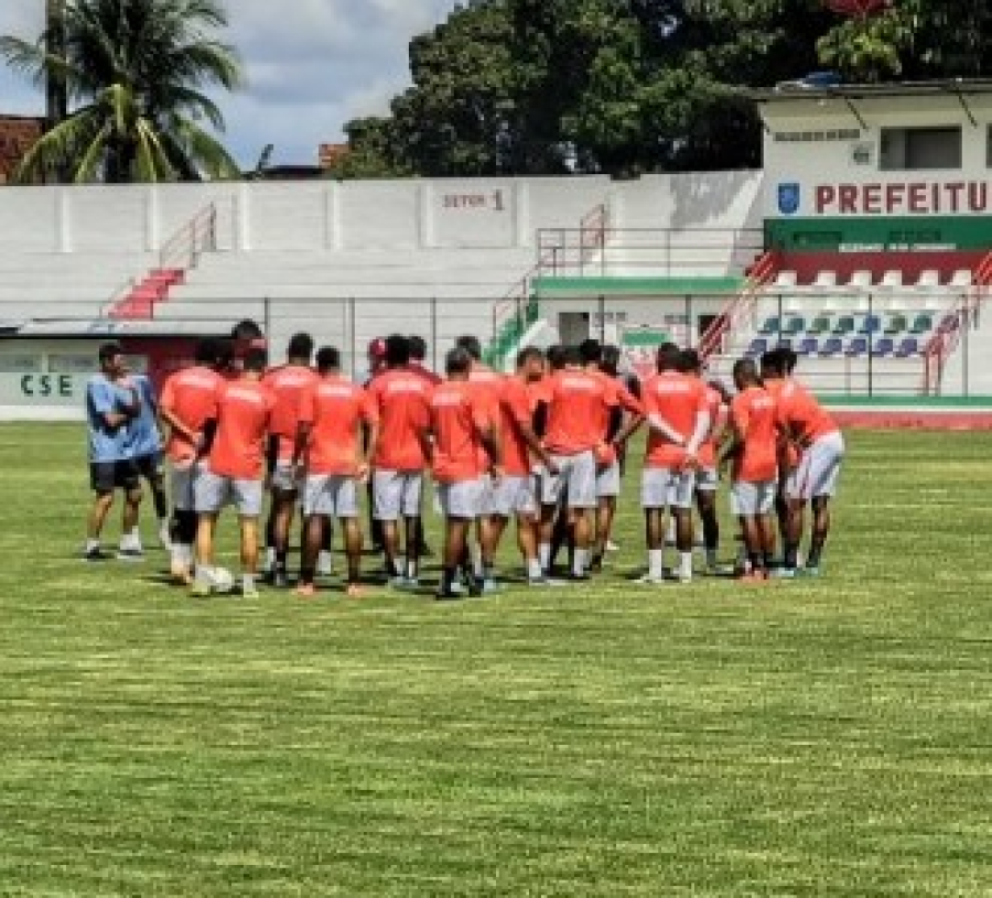 CSE x Murici: Leandro Campos deve manter a escalação em jogo válido pela Copa AL 