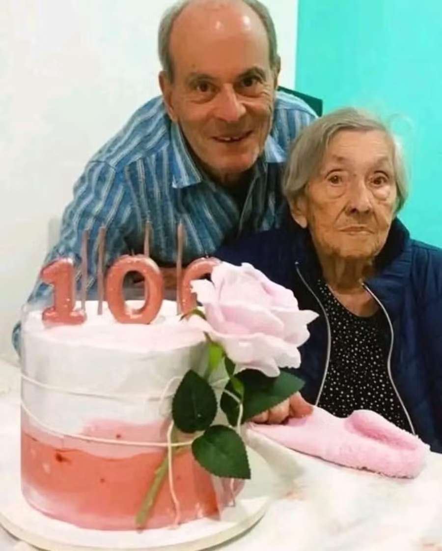 Mãe de Ney Matogrosso morre no Rio, aos 103 anos