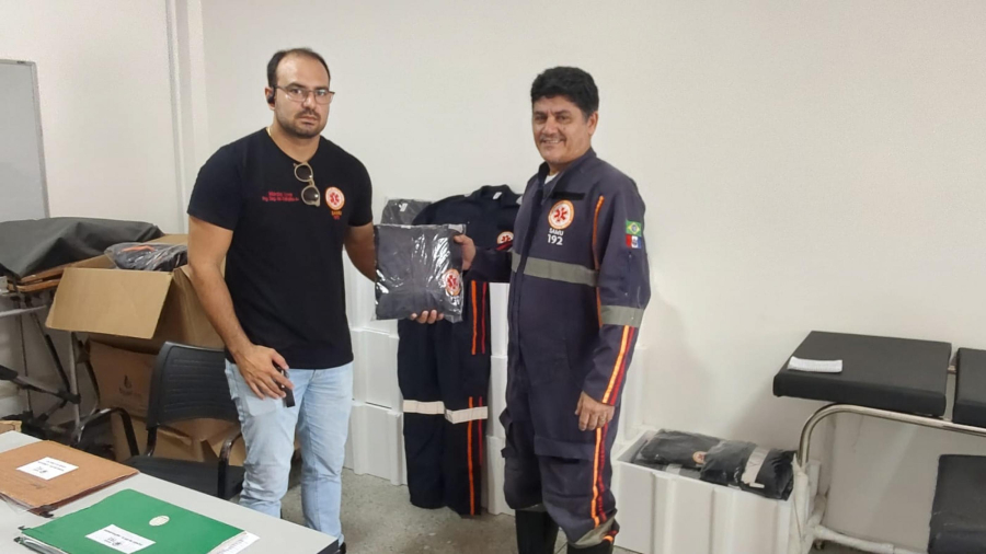 Samu inicia entrega de novos macacões aos profissionais em Alagoas