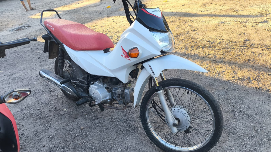 Jovem, de 20 anos, é preso por furto de motocicleta no bairro Jardim Tropical