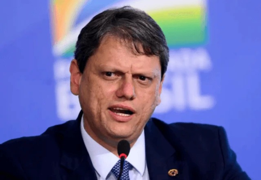 Tarcísio de Freitas visita ministros do STF e tenta articular prisão domiciliar de Bolsonaro