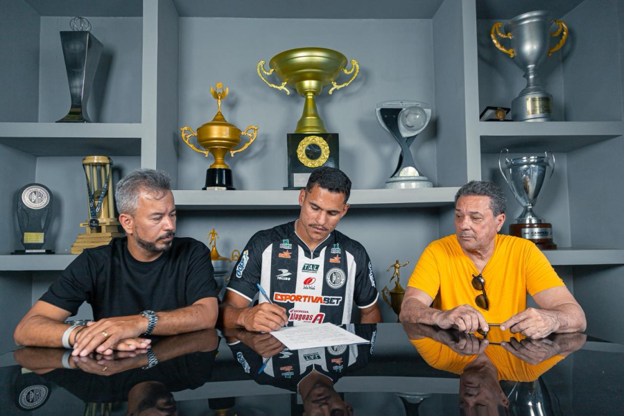 É definitivo! ASA adquire Alex Bruno e garante artilheiro até 2029