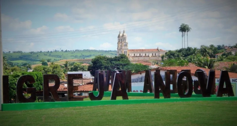 Briga entre alunos termina com apreensão de canivete em escola de Igreja Nova