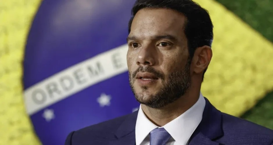 Presidente da CBF, Samir Xaud se posiciona contra 'Brasa' em uniforme da Seleção