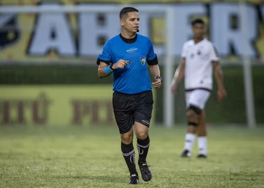 O potiguar Moisés Estevão de Moura Lima apita Botafogo (PB) x ASA