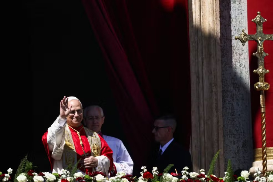 Papa Leão XIV manda mensagem em português em missa de Páscoa no Vaticano
