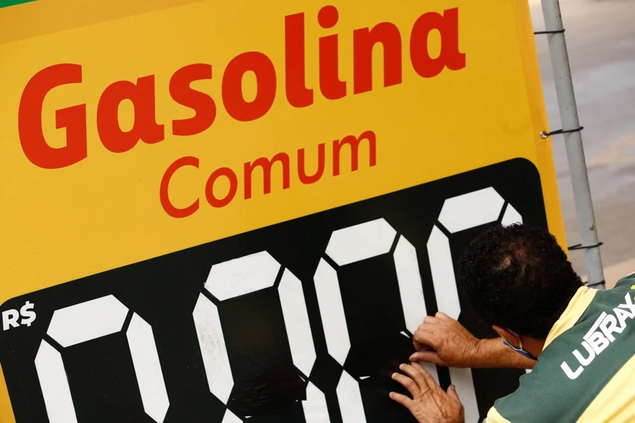 Governo quer tornar crime o aumento abusivo de preço dos combustíveis
