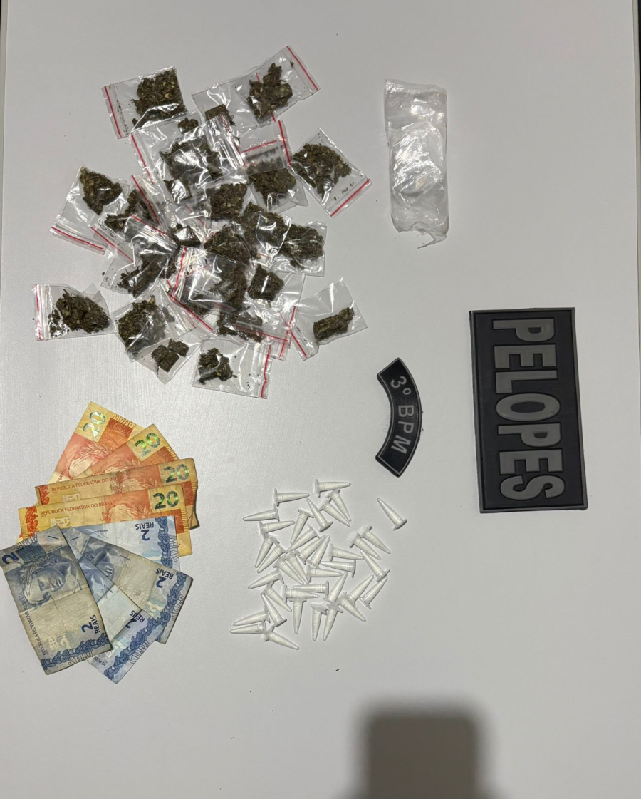 Homem, de 24 anos, é preso por tráfico de drogas no bairro Manoel Teles 